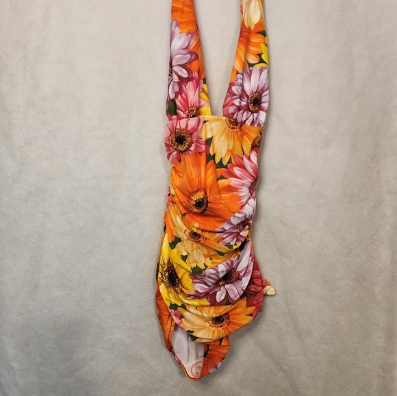 Dolce & Gabbana Other - Final Chance Dolce & Gabbana Gerbera Daisy Beachwear